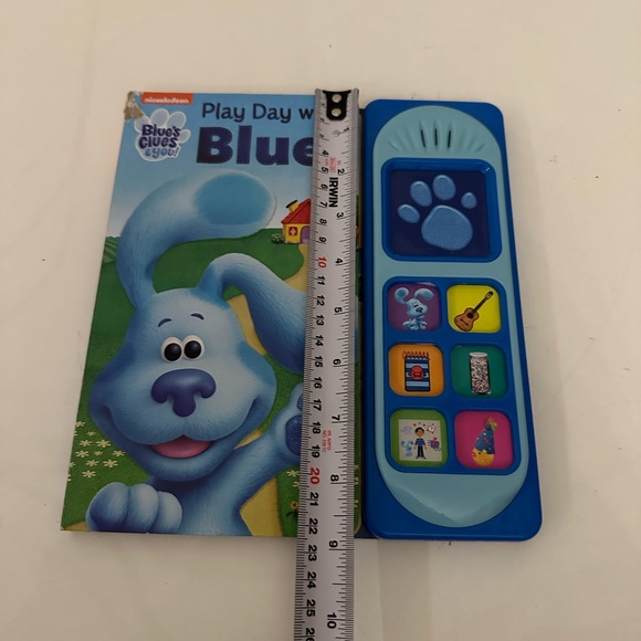Blues clues play day with blue sounds book - Picture 2 of 6